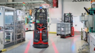 Zwei L-MATIC HD von Linde MH mit Red Warning Lines im Lager bei Oechsler AG