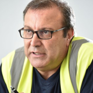 Coneccto Cannizzo, Logistikverantwortlicher am Hauptstandort des Getränkeherstellers Mineralquellen Wüllner GmbH und Co. KG in Bielefeld Coneccto Cannizzo, Logistikverantwortlicher am Hauptstandort des Getränkeherstellers Mineralquellen Wüllner GmbH und Co. KG in Bielefeld