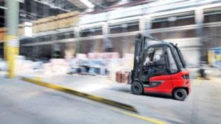 Elektro-Stapler E30 von Linde Material Handling mit Linde Steer Control