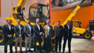 JCB startet mit einem neuen Vertriebspartner in regionalen Bereichen von Mecklenburg-Vorpommern und Sachsen-Anhalt. Seit dem 01.04.2022 ist die FSN Fördertechnik der neue Vertragshändler für Industriemaschinen der Marke JCB.